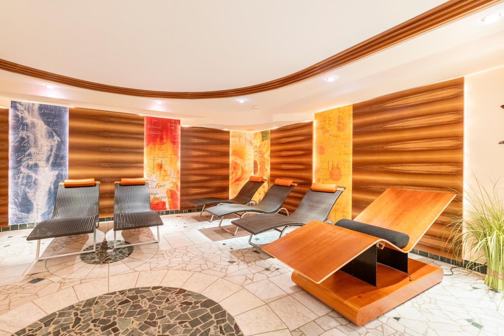 Hotel Jaegerhof Ischgl Bagian luar foto