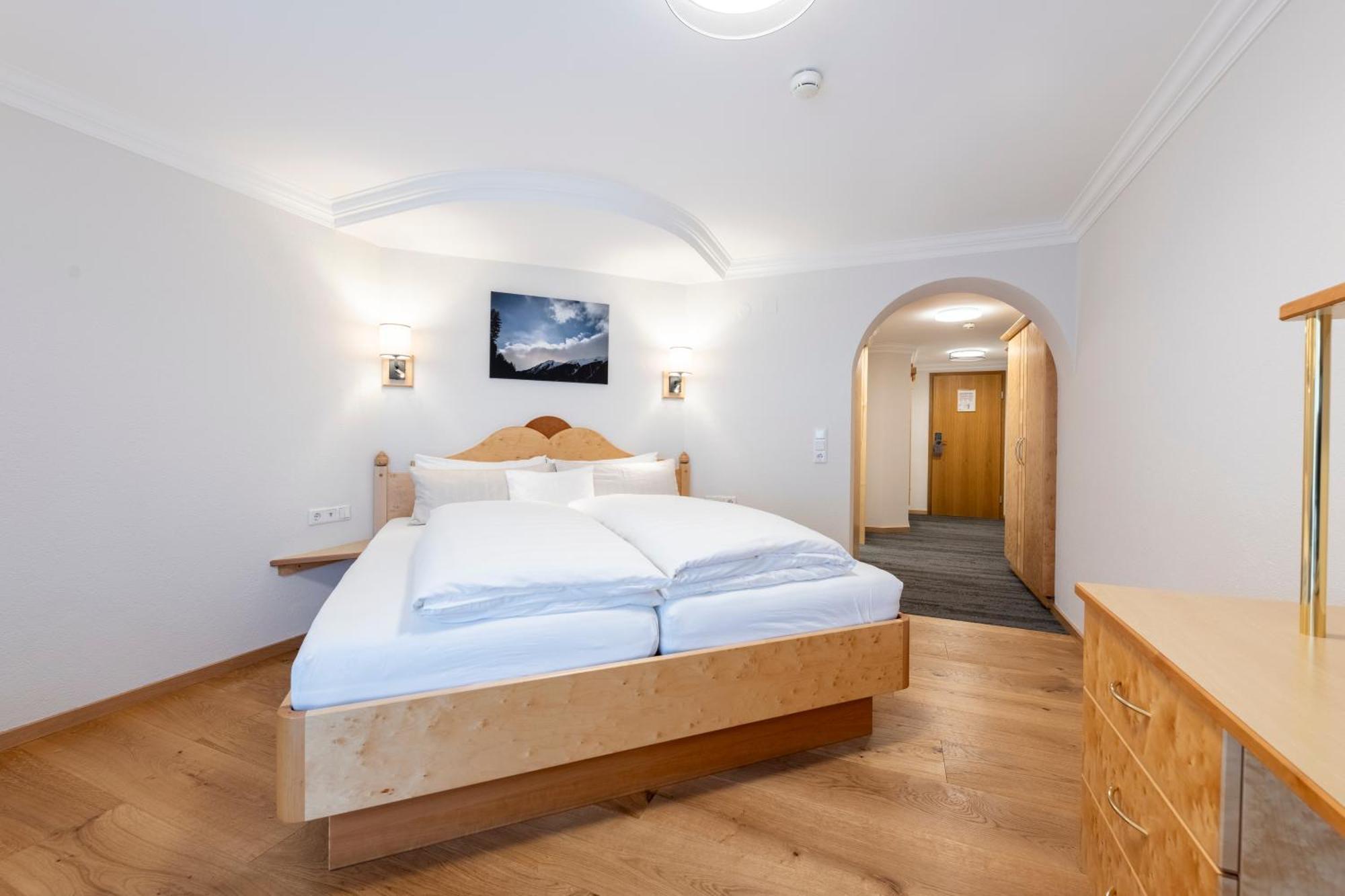Hotel Jaegerhof Ischgl Bagian luar foto